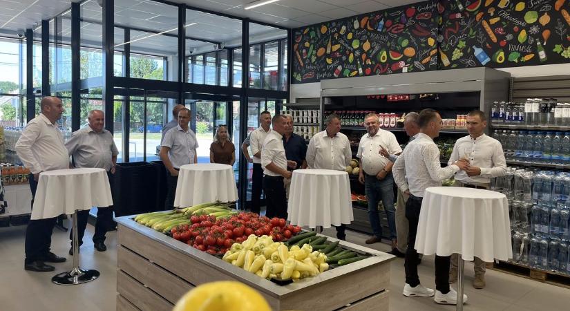 A helyiek már nagyon várták, új üzlet nyílt a szabolcsi településen