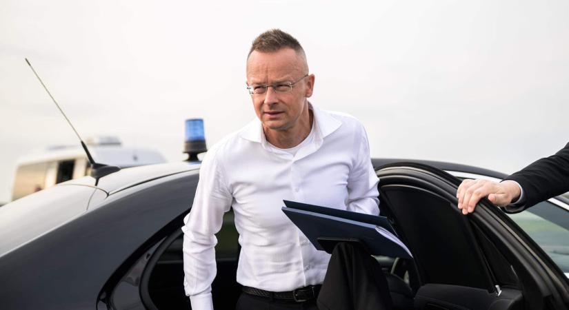 Szijjártó Péter dühöng: „felháborító, hogy Ukrajna ismét a Magyarországra vezető kőolajvezetéket támadta”