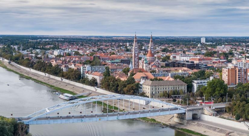Több száz szívmelengető műalkotás jelent meg Csongrád-Csanád vármegye minden részén