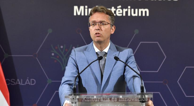 Hankó Balázs bejelentette, a héten két program indul el, amelyek az egyénre szabott pályaorientációt és a végzettség nélküli iskolaelhagyás csökkentését célozzák