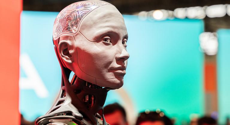 Hamarosan robotok szülhetnek az emberek helyett Kínában