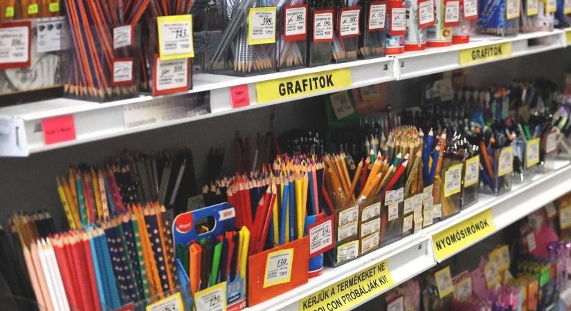 Tanszeradományokat gyűjtenek a segélyszervezetek – a rászorulókat segítik