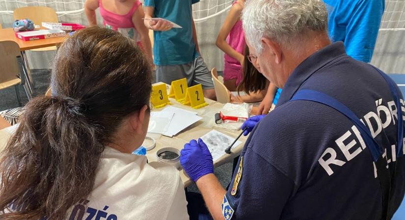 Bűnmegelőzés játékosan: így tanultak a rendőrségtől a gyerekek