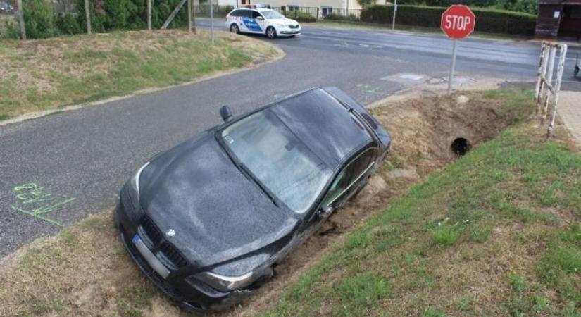 Őrült száguldás Alsópáhokon: drogos sofőrt fogtak el a rendőrök