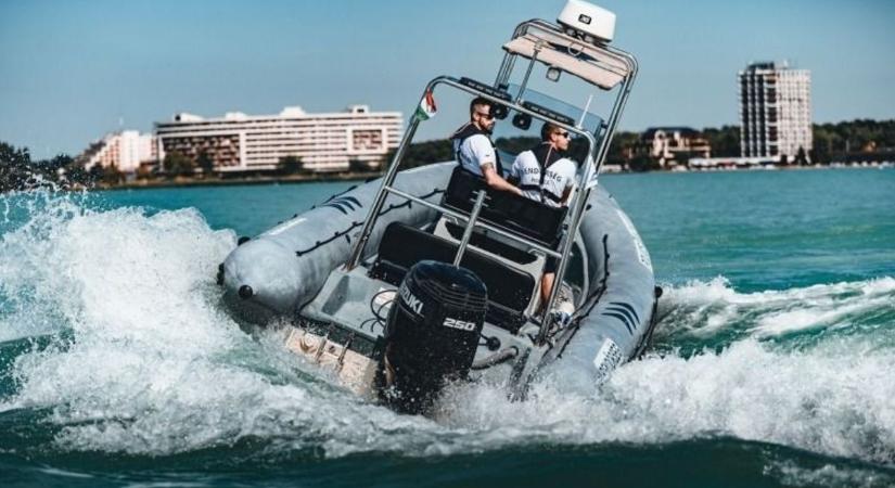 Bajba jutott gyerekeket mentettek ki a Balatonból