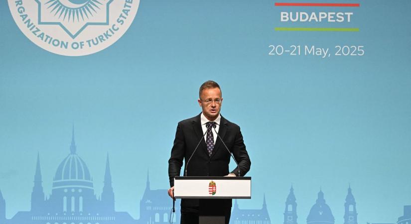 Szijjártó figyelmeztetett a Barátság vezeték elleni újabb ukrán támadás után: „Ukrajna áramellátásának nagy része Magyarországról érkezik”