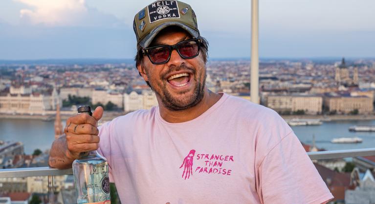 Jason Momoa az Indexnek: Élvezem, amikor vadul burjánzik