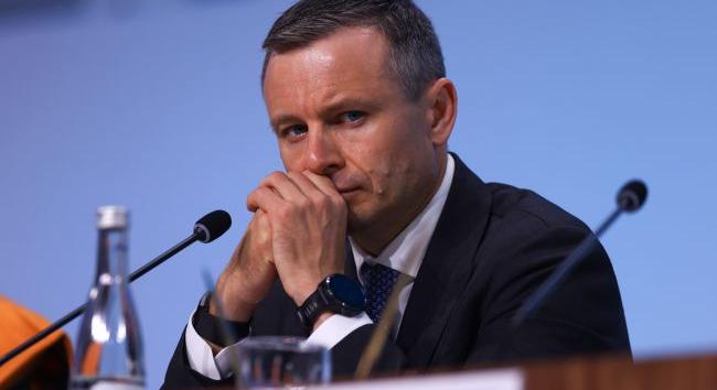 A kormány háborús költségvetést tervez 2026-ra – pénzügyminiszter