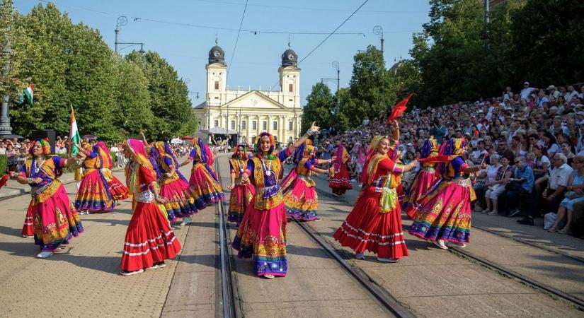Teljes útlezárások és forgalomkorlátozások várhatók a Debreceni Virágkarnevál idején, mutatjuk a részleteket!