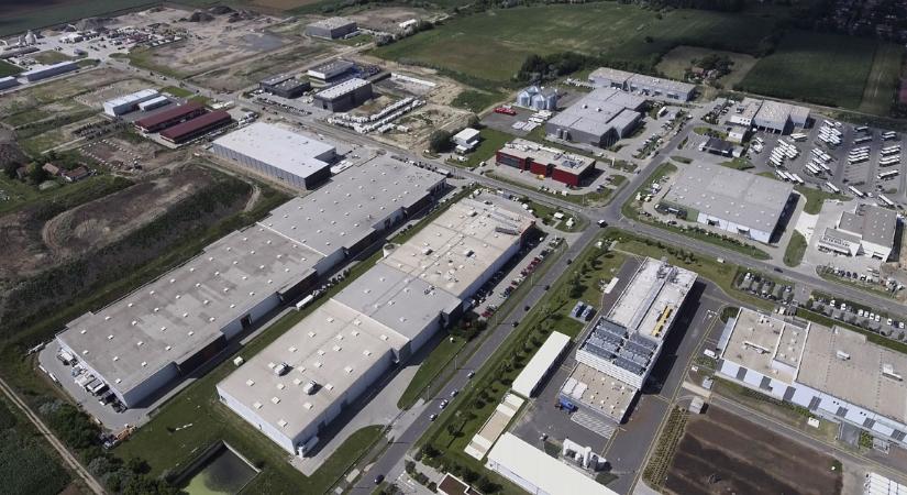Az ott élők kérésére nem a Fészek Lakóparkon keresztül halad majd az új vízvezeték