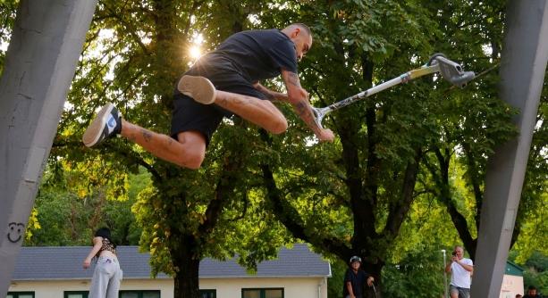Káprázatos mutatványokkal debütált a rolleres rohambrigád (galéria)