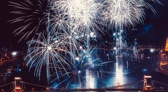 A magyarok és a tűzijáték: hagyomány, közösség, élmény