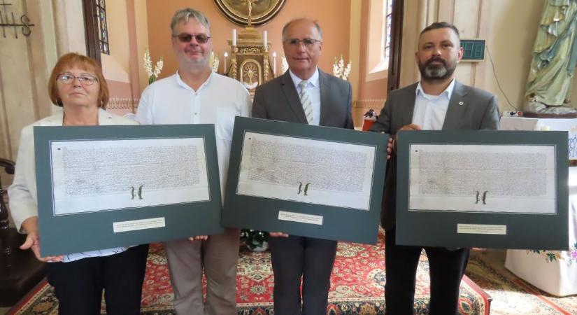 Enese, Rábapatona és Fehértó megkapta első említéses okleveleinek másolatát 1370-ből