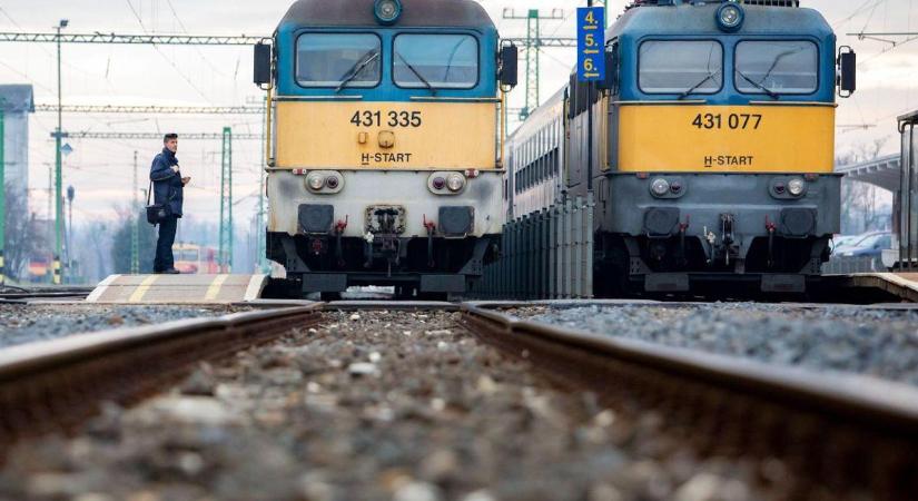 A fővárosi buszok után most a MÁV egyik személyvonata gyulladt ki Sátoraljaújhelynél – itt vannak a részletek