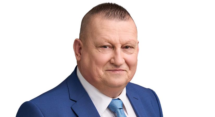 A tanár, az edző, a baloldal jelöltje – Molnár Gábor a változásért indul harcba Békés megyében