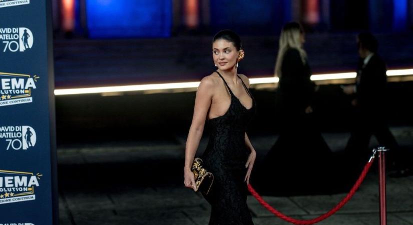 Fotókon Kylie Jenner legemlékezetesebb divatpillanatai: a „King Kylie”-tól a modellig