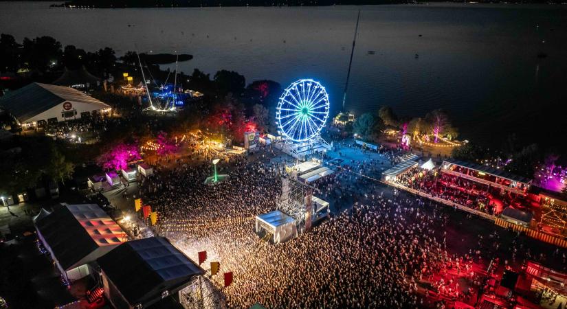 A STRAND Fesztivál K&H Balaton Nagyszínpadán hazai- és világsztárok váltják egymást