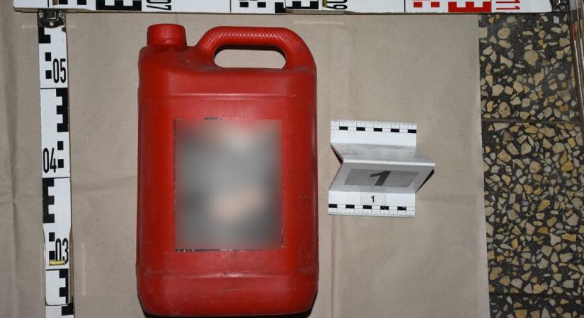 Egy tivadari férfi egy vita után felgyújtotta a feleségét, majd önmagát is