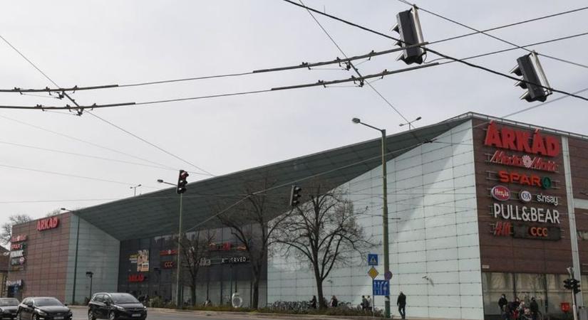 Sírok, hajók és villamosok, Szeged régi emlékei újra életre kelnek