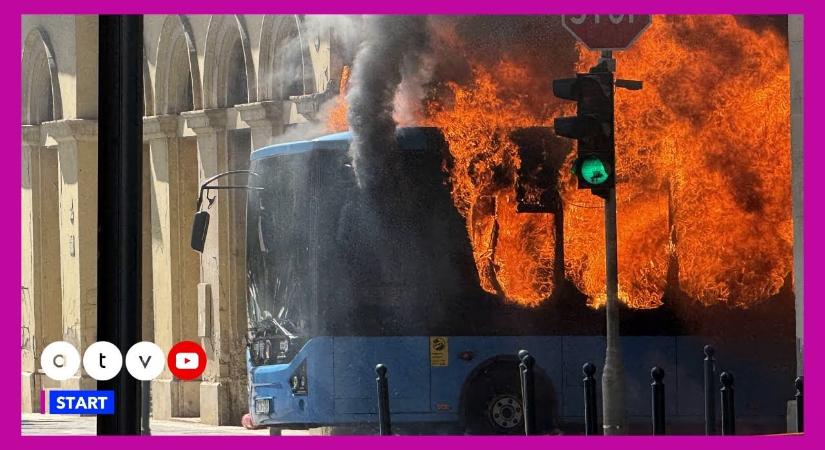 Huszonnégy éves buszok kaptak lángra Budapest utcáin
