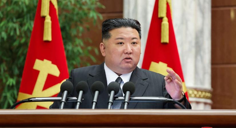 Kim Dzsongun gyors nukleáris fegyverkezésre szólított fel az Egyesült Államok és Dél-Korea „provokációja” miatt