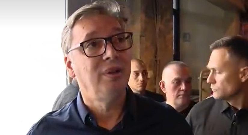Kifütyülték a lakók a pártirodához látogató államfőt (videóval)