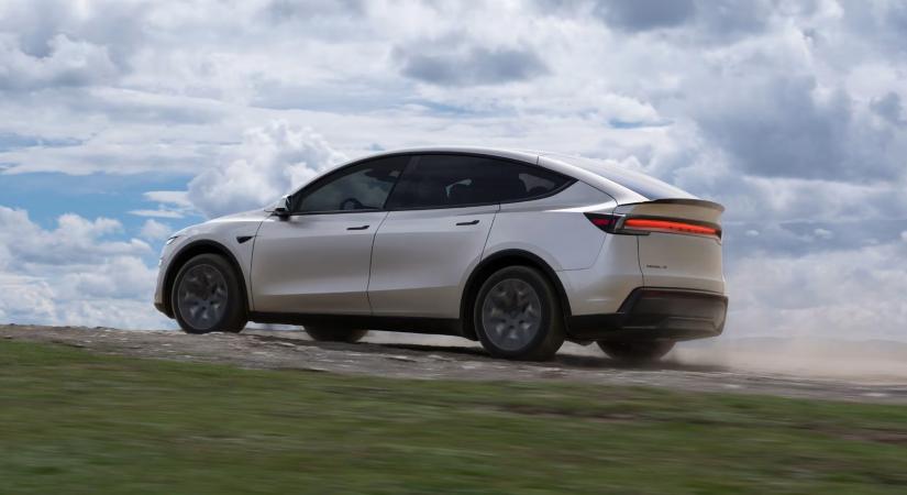 Már kapható az új, nyújtott Tesla Model Y