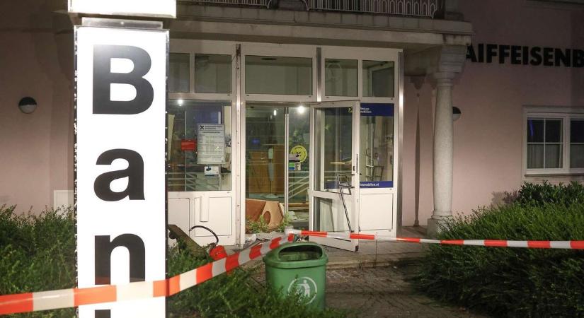 Ismét bankot robbantottak Ausztriában - Hajtóvadászat indult az elkövetők ellen