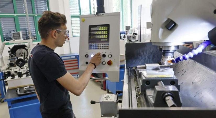 2300 milliárd forintból fejlődhet többek közt a szakképzés is