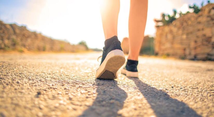Iskolakezdés előtt: szakértők figyelmeztetnek a helyes gyerekcipő-választás fontosságára!