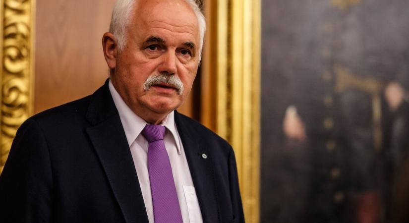 Magyar Arany Érdemkereszttel tüntették ki Ágh Ernőt