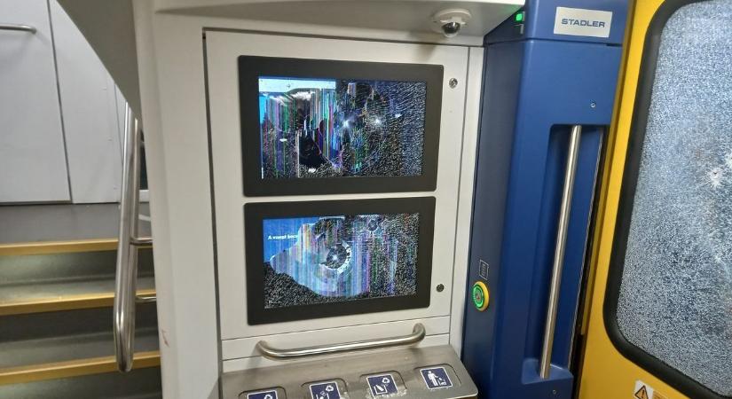 Kiderült, ki követte el minden idők legnagyobb vasúti rongálását Újszászon, megindult a hajsza utána