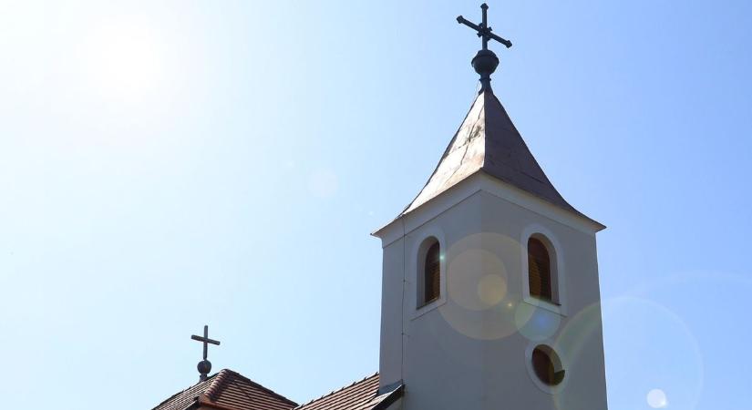 Szikrázóan napos idő várható: a déli órákban inkább keressünk árnyékot!