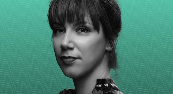 Harag Anita: Nehéz úgy írni, hogy közben azon jár az agyam, épp most dől el, író vagyok-e
