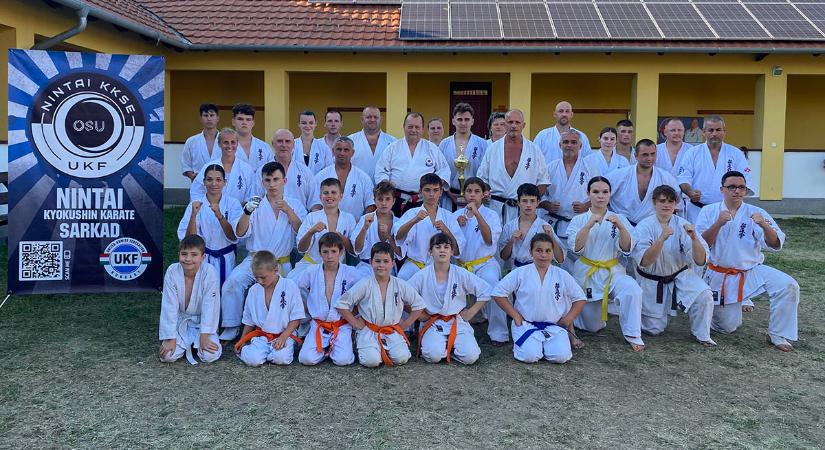 Éjszakai edzésekkel és díjátadással zárult a jubileumi Kyokushin tábor