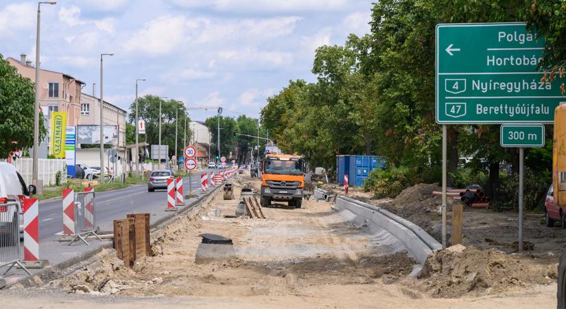 Lezárnak két külső forgalmi sávot a Külsővásártéren