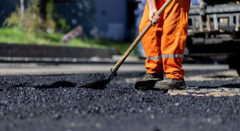 Folytatódik a városi utak karbantartása