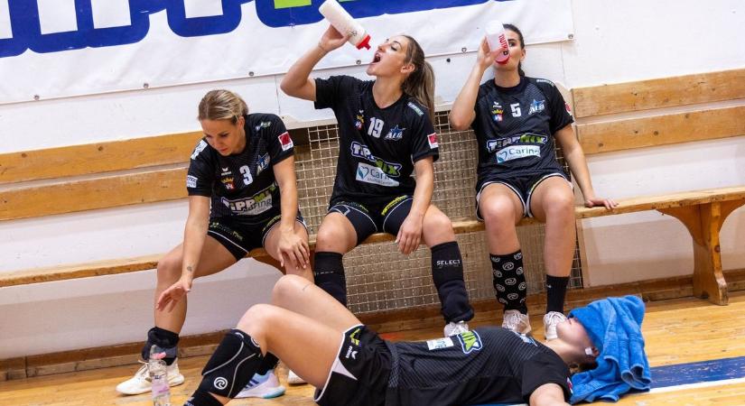 Szaharai körülmények, rosszullétek, feldühödött szülők – 49 fokot mértek a székesfehérvári csarnokban