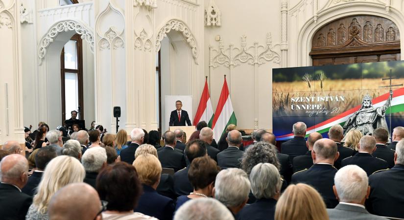 Hazánk mindig akkor volt sikeres, amikor saját maga hozott döntéseket