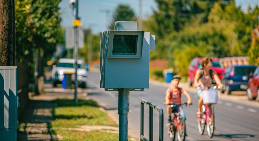 Vége a találgatásoknak! A rendőrség elárulta, hol állnak lesben a trafiboxok Hajdú-Biharban
