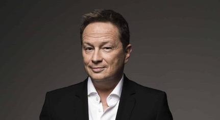 Geszti Péter koncert közben szólt be Lázár Jánosnak és Mészáros Lőrincnek