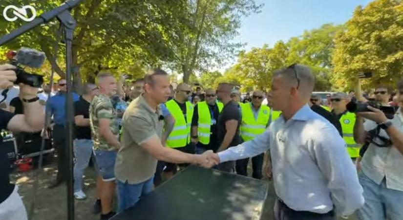 Toroczkai László zavarta meg a Tisza fórumát Dorogon