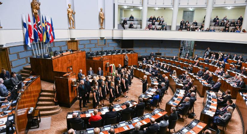 Döbbenetes halál a finn parlamentben