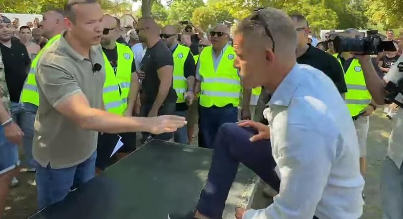 Összerúgták a port az országjáráson: Toroczkai Lászlóval találta szembe magát Magyar Péter – videó