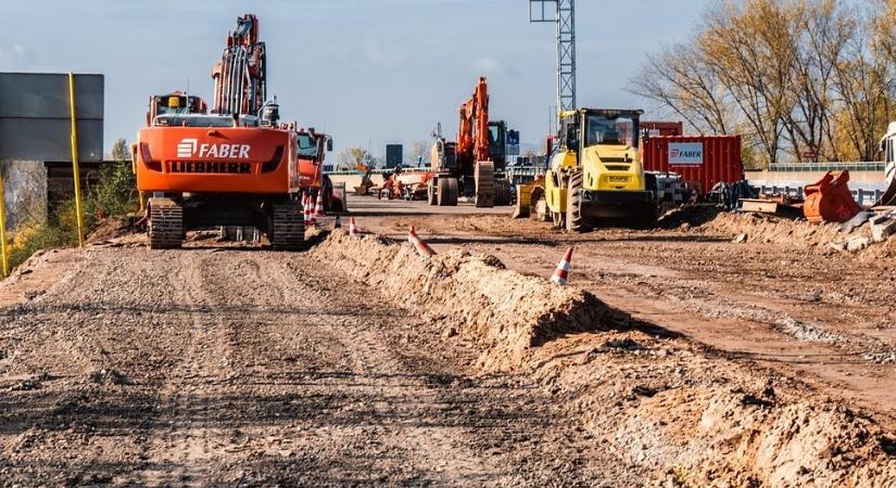 Listázzák az uniós projekteket: ha nem állnak jól velük, úszik a finanszírozás