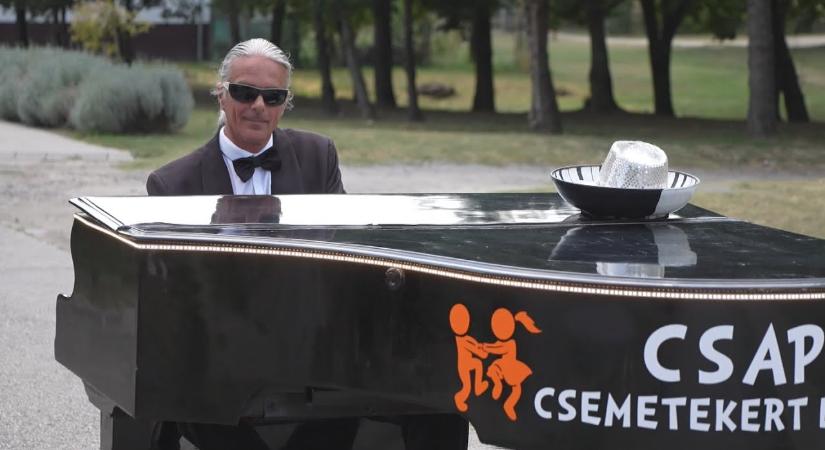 Guruló zongora is érkezett a rendezvényre
