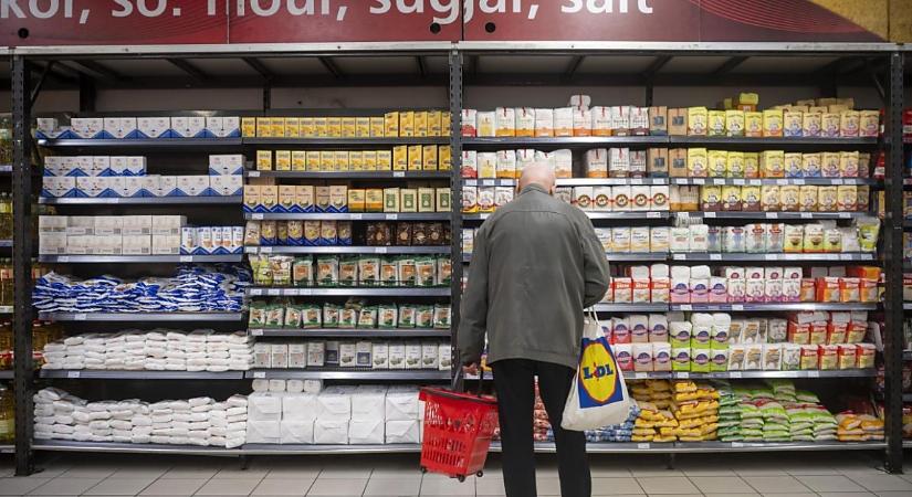 Több mint 70 milliárd forint értékben kapnak élelmiszer-utalványt az idősek – videóval