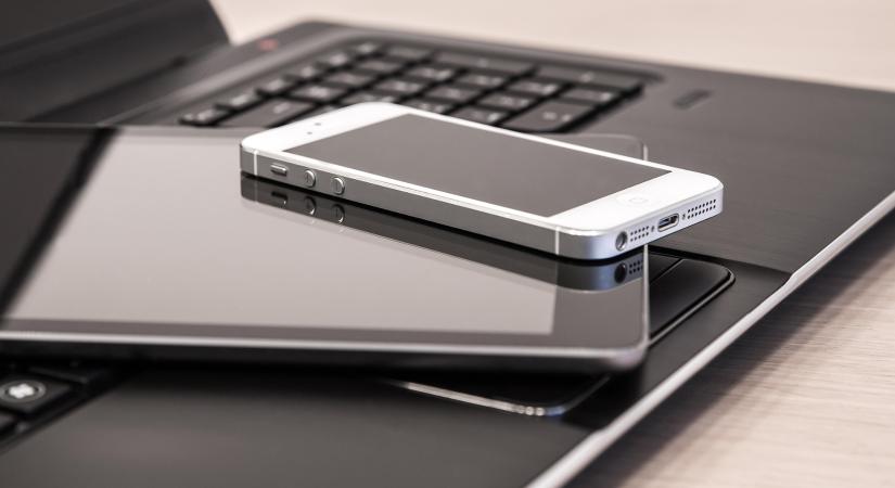 Közel 24 millió euróval támogatják a hátrányos helyzetű diákok internet-hozzáférését