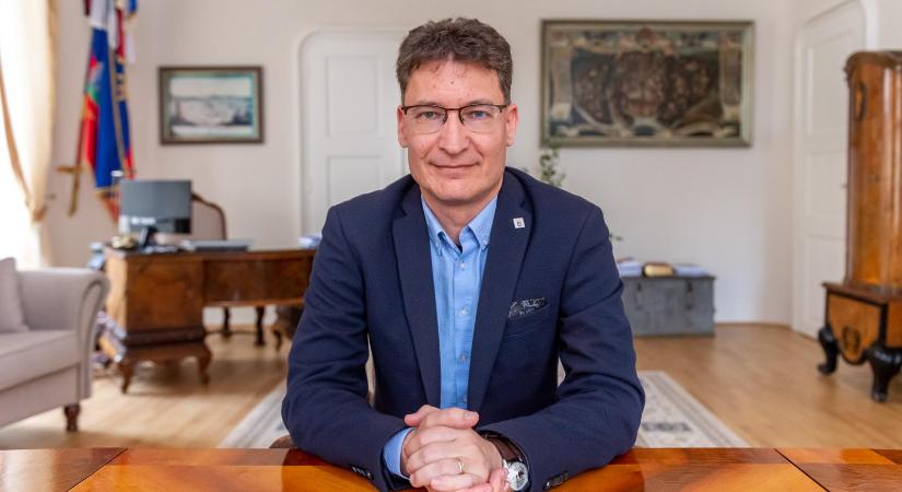 Cser-Palkovics András soron kívül elrendelte Székesfehérvár bölcsődei és óvodai vízhálózatának fertőtlenítését
