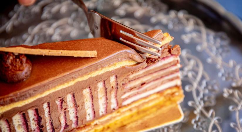 Megkóstoltuk az idei ország tortáját - Nem hittük, hogy ilyen szavakat fogunk rá használni